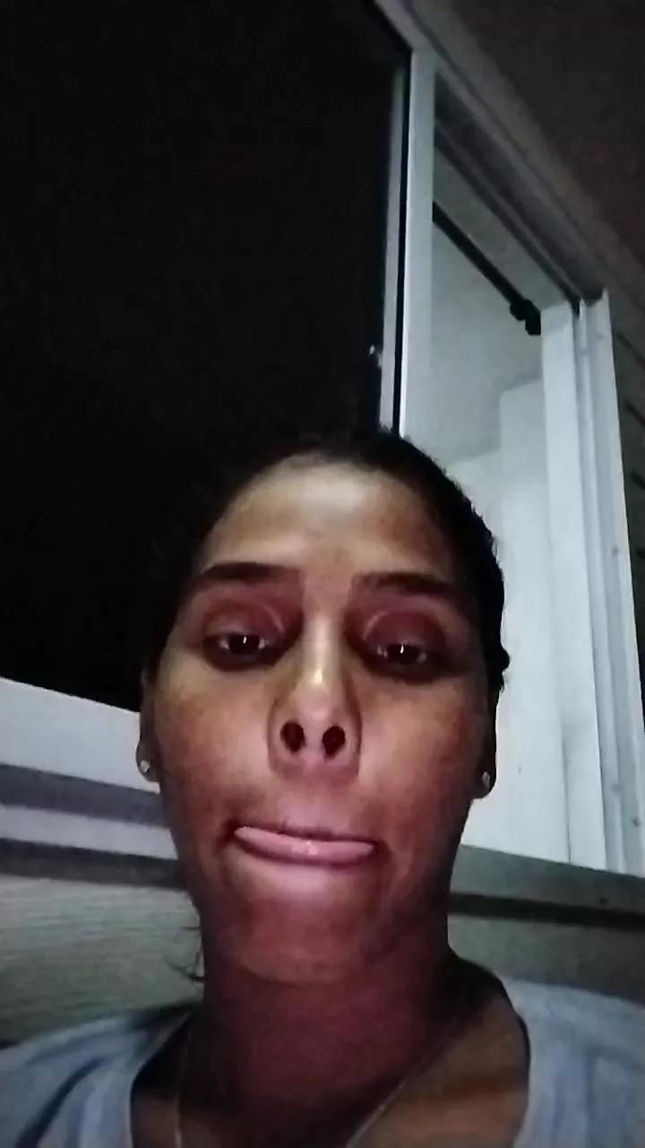 Esmeralda_25 on Cam4 