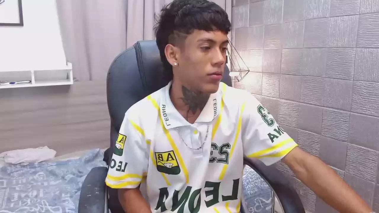 EstebanBBC on Cam4 