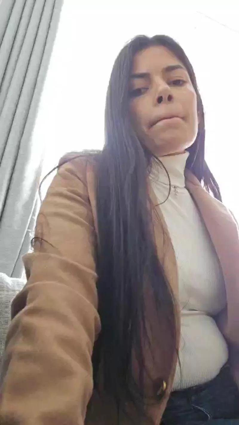 Estefanii_R on Cam4 