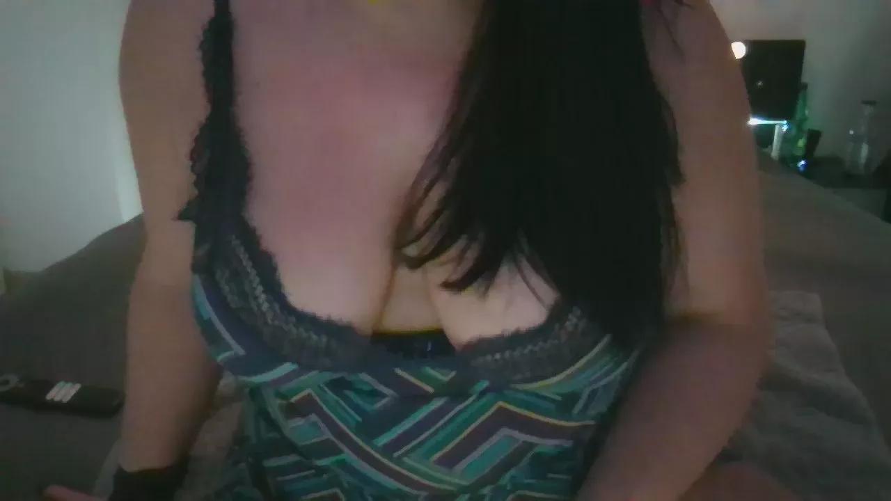 Estrelinha_2020 on Cam4 