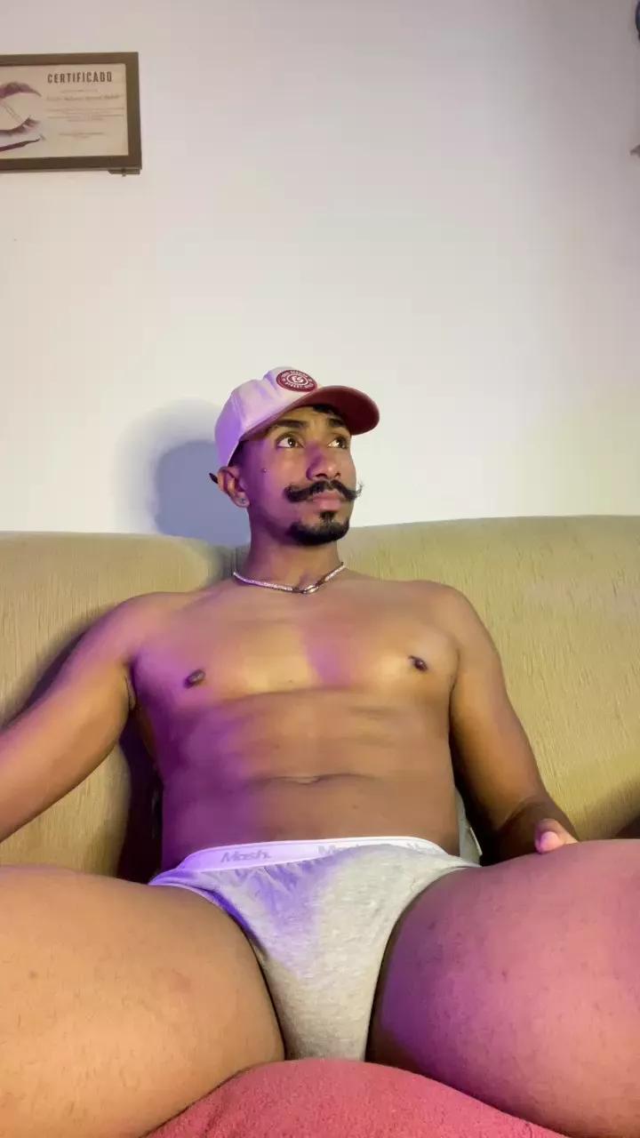 Everton2123 on Cam4 