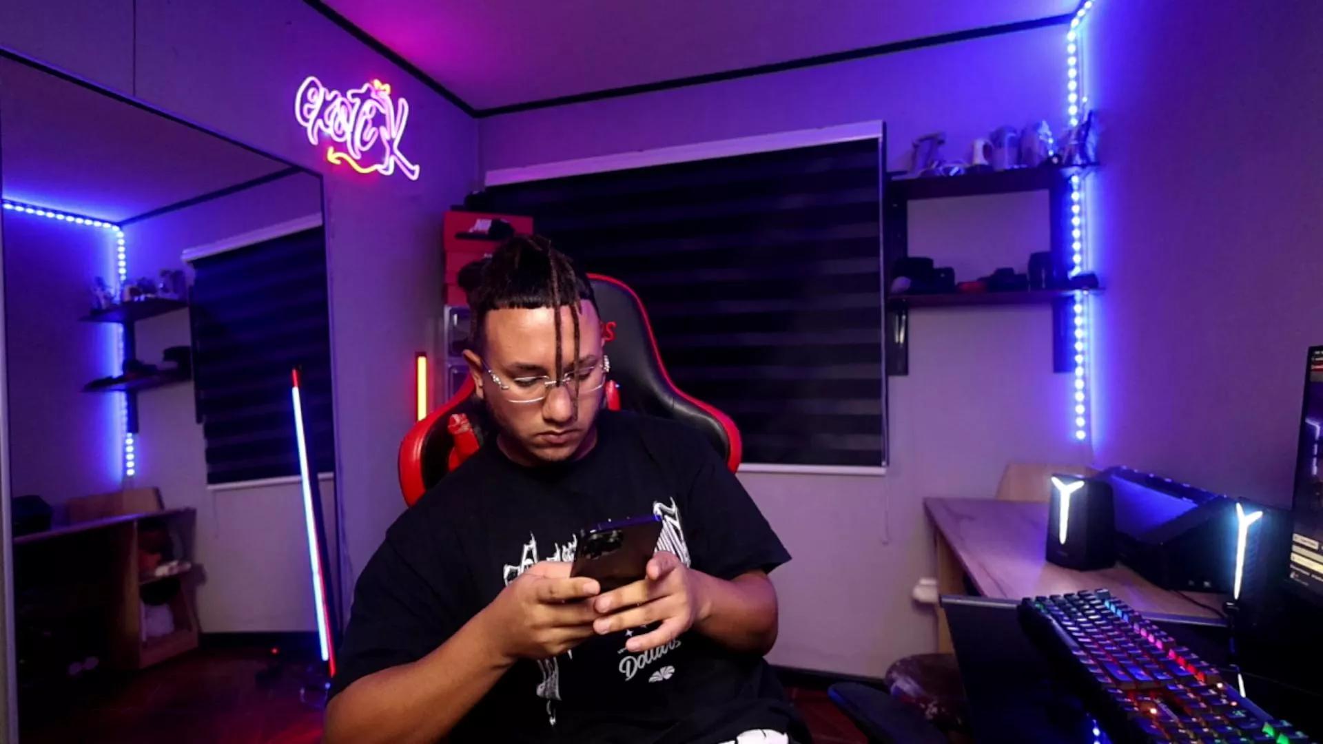 Exoticph on Cam4 