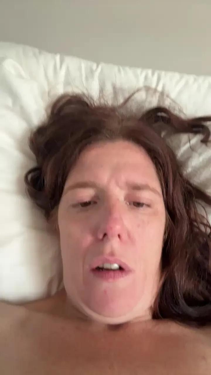 Cute Fantasyfairy19 wants you to fuck her body now Fantasyfairy19 from Cam4