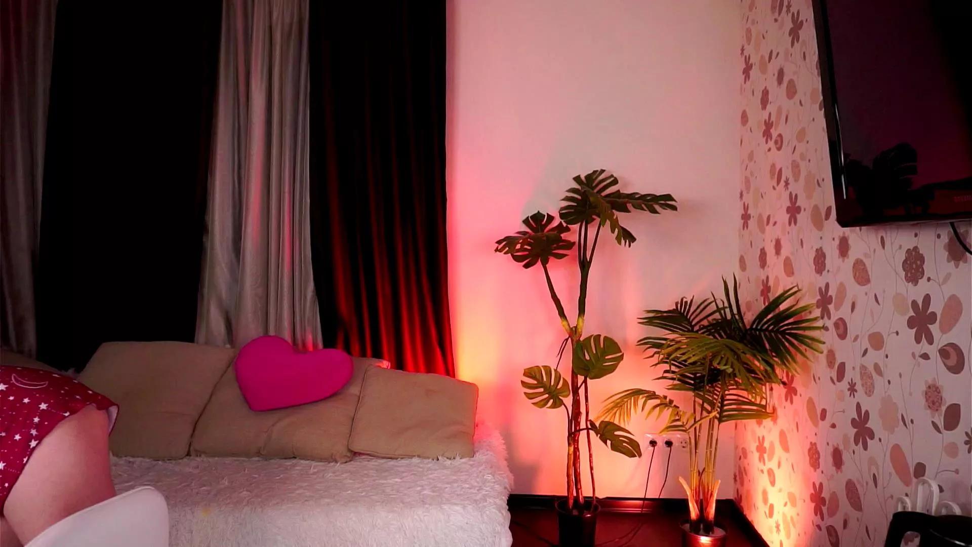 FeliceDenmon on Cam4 