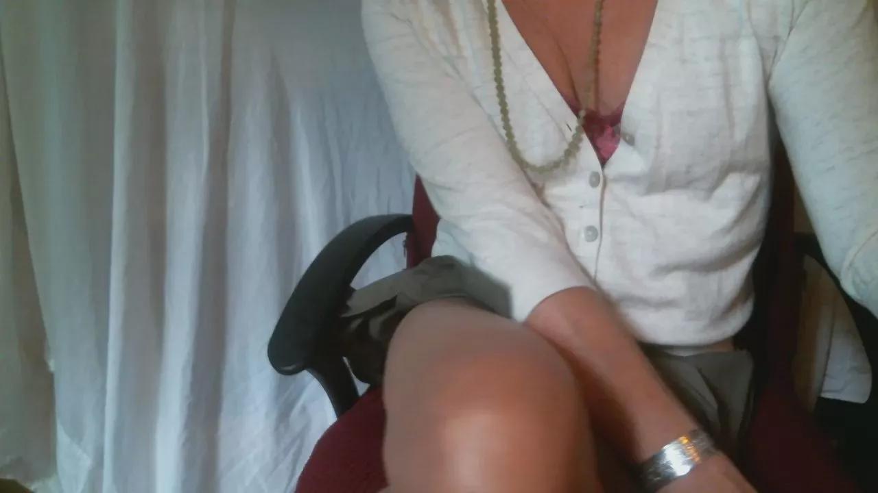 Femmarie on Cam4 