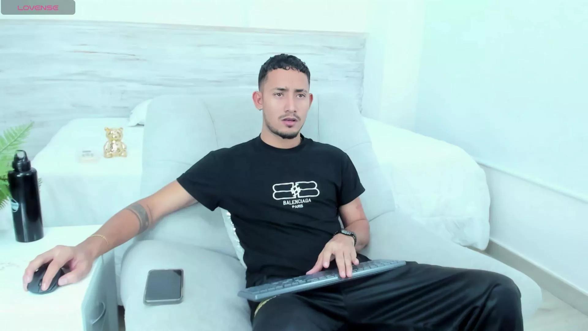 Fenix77_ on Cam4 