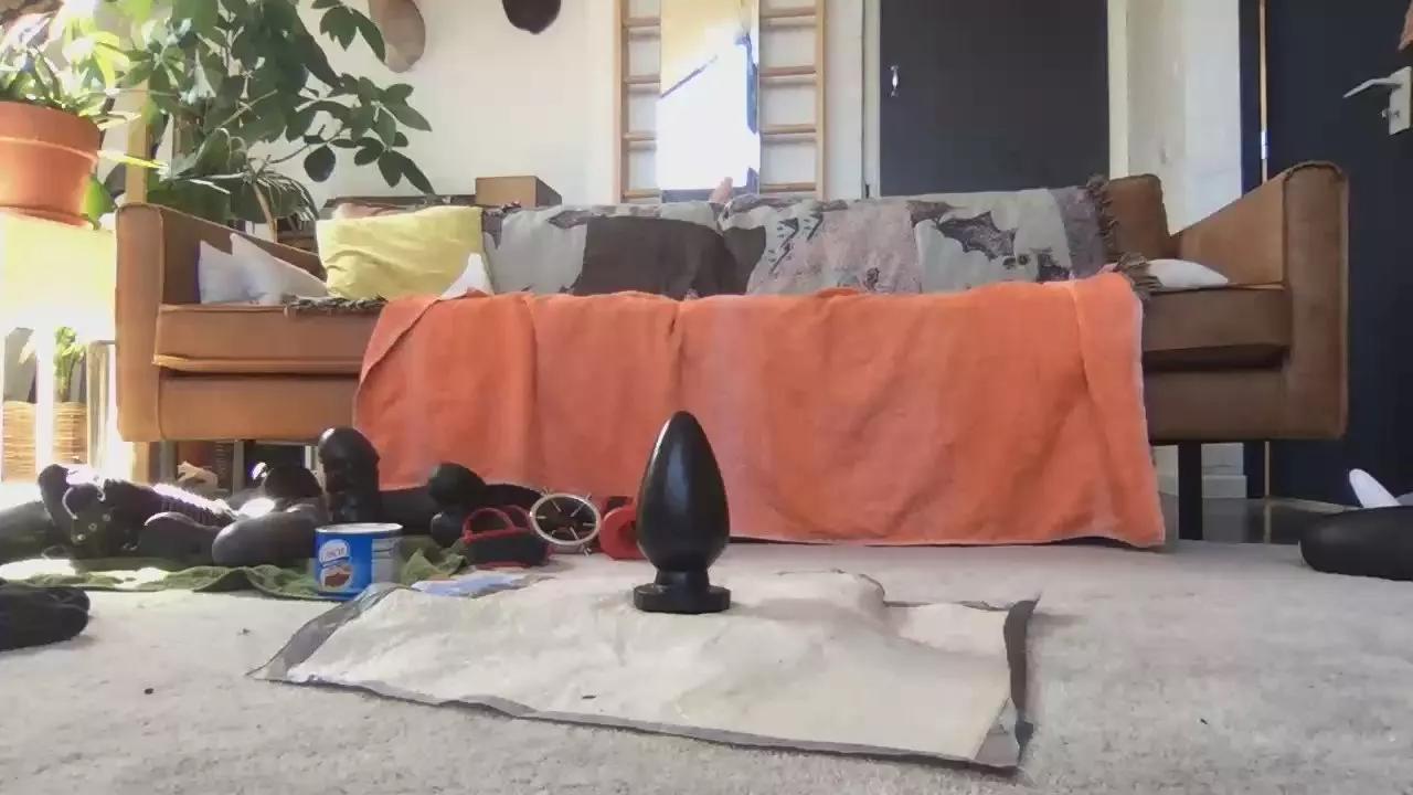 Fisting77 on Cam4 