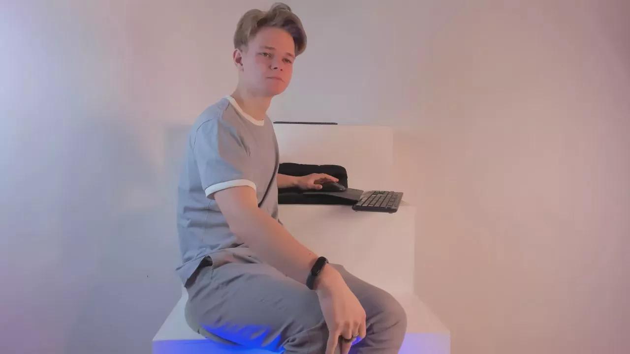 flexableboy on Cam4 