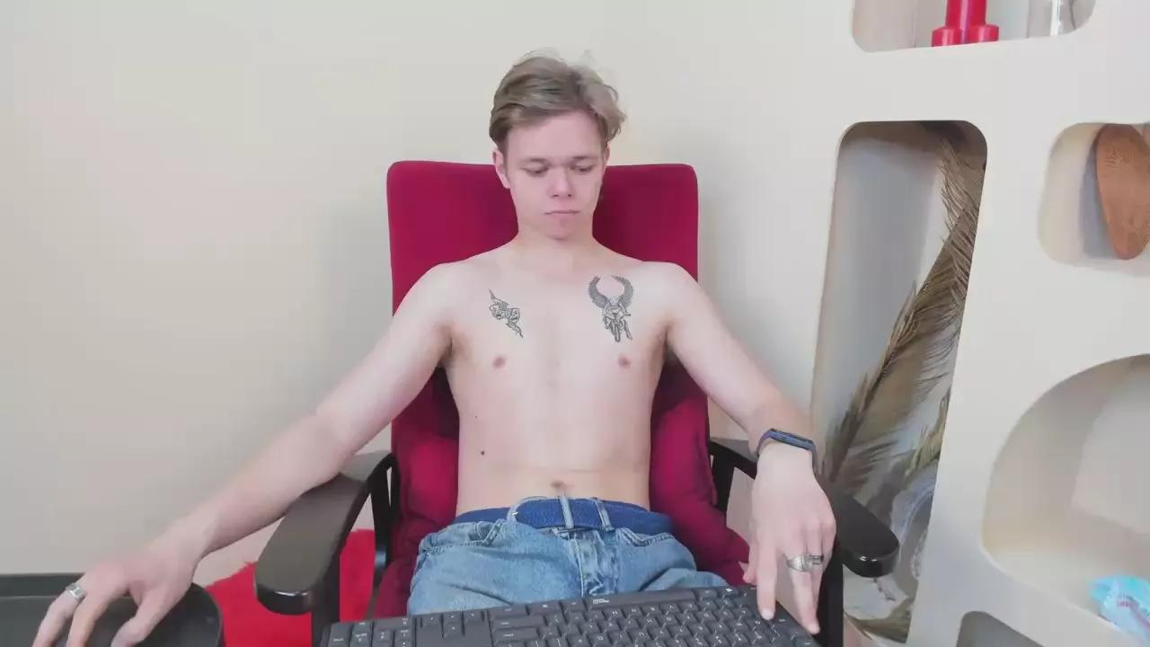 flexableboy on Cam4 