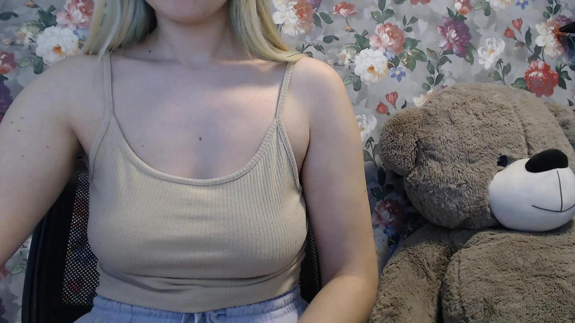 FlirtySunRise on Cam4