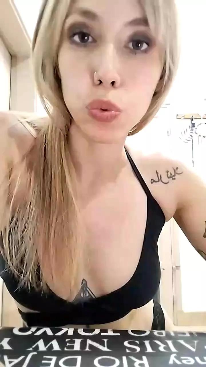 Florcitapole on Cam4 