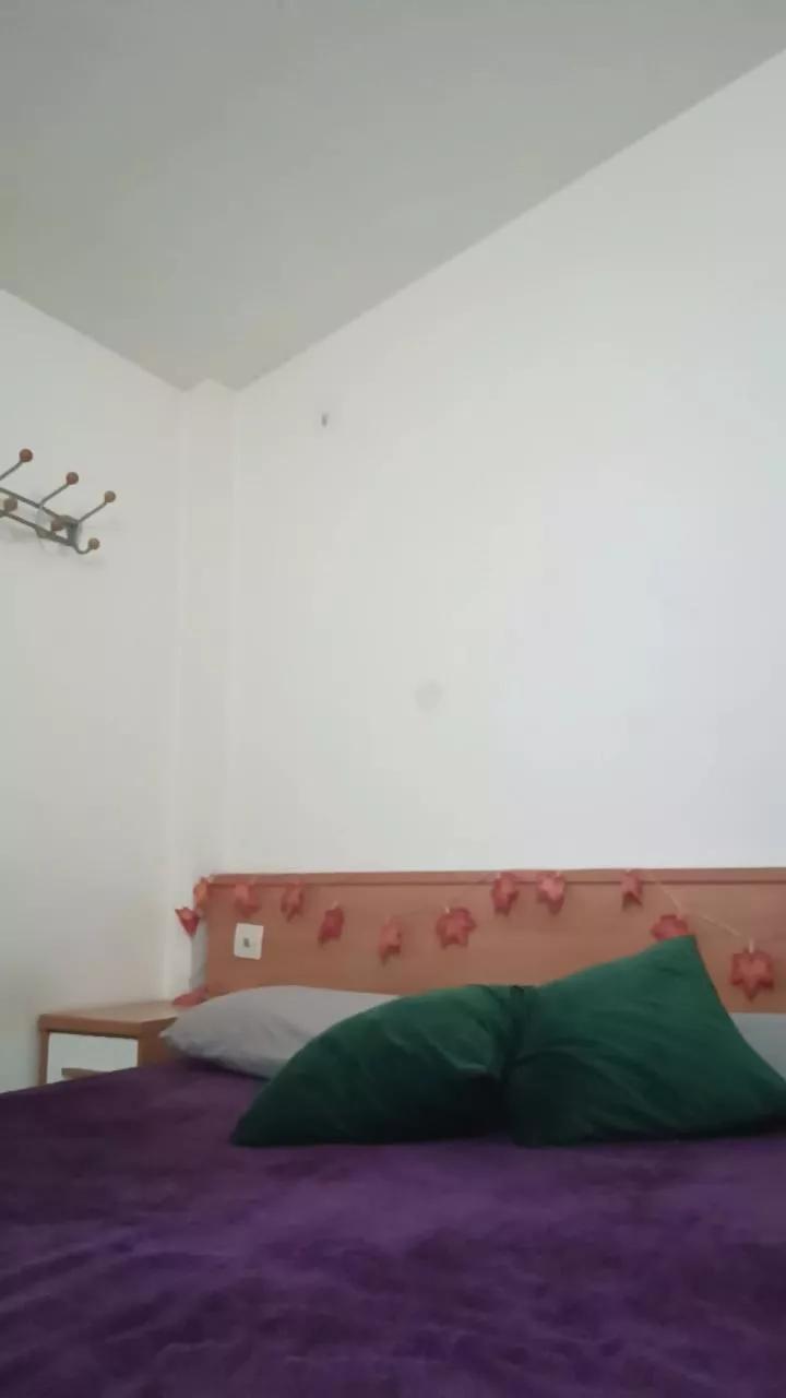 FoxySpanks on Cam4 
