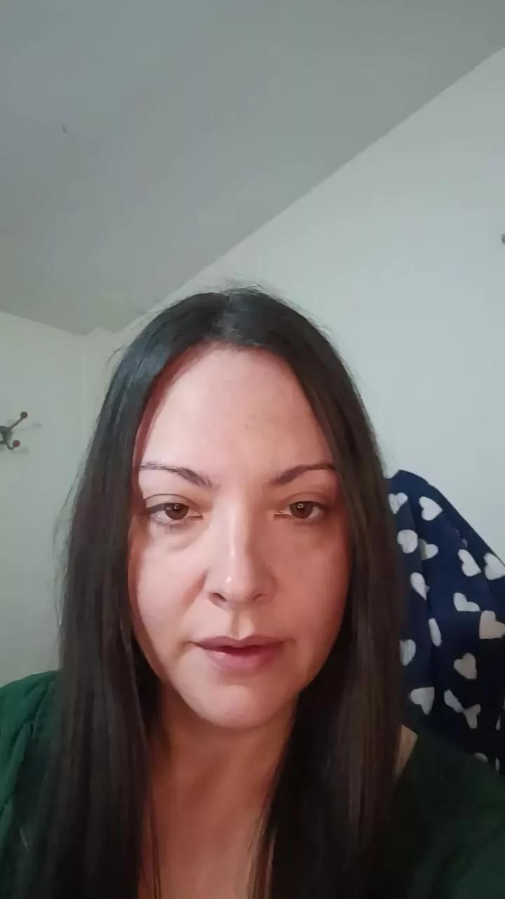 FoxySpanks on Cam4 