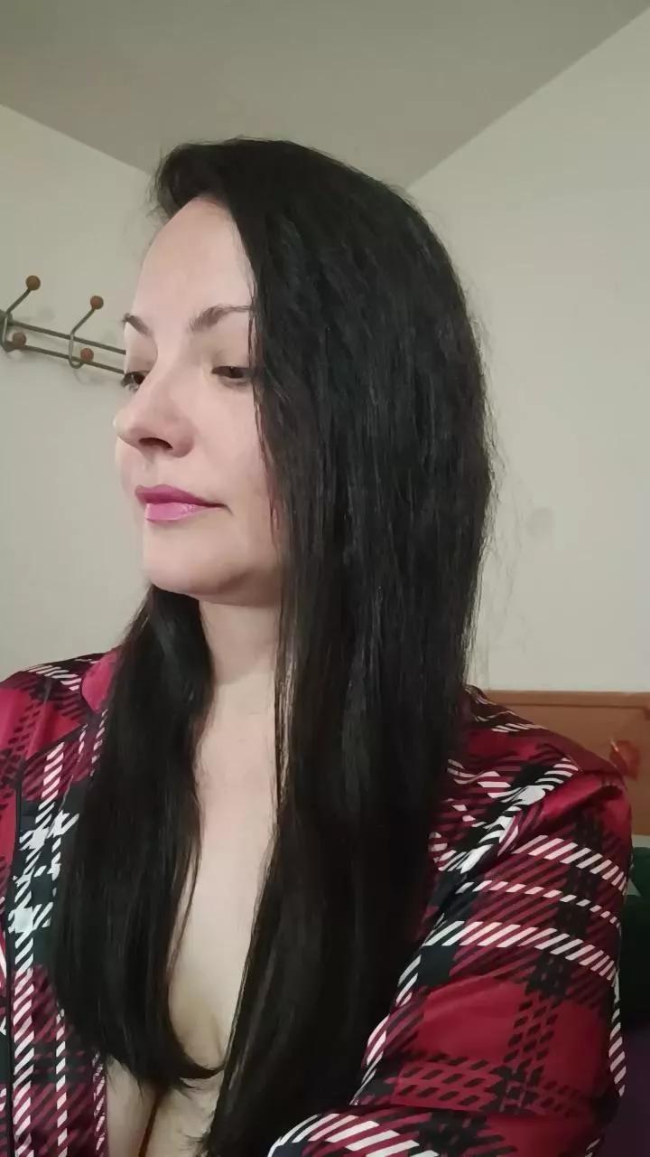 FoxySpanks on Cam4 