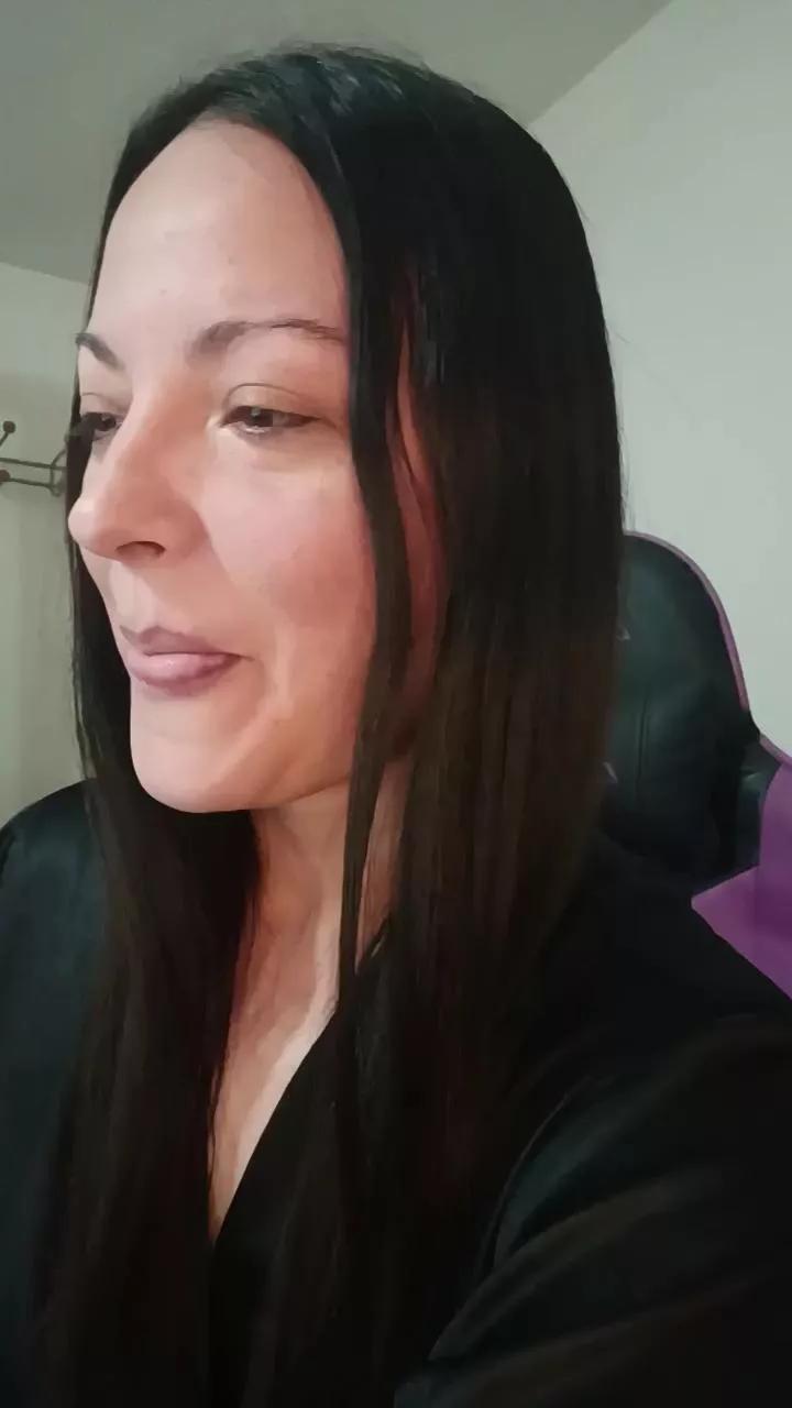 FoxySpanks on Cam4 