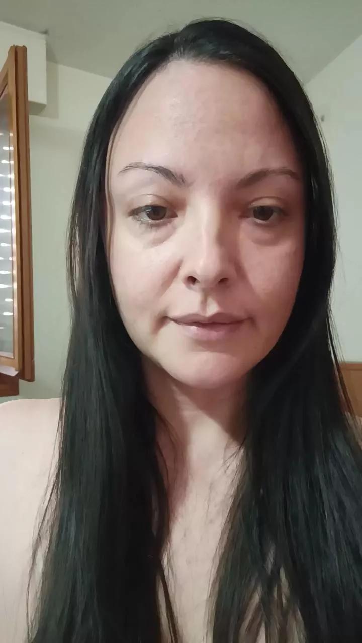 FoxySpanks on Cam4 