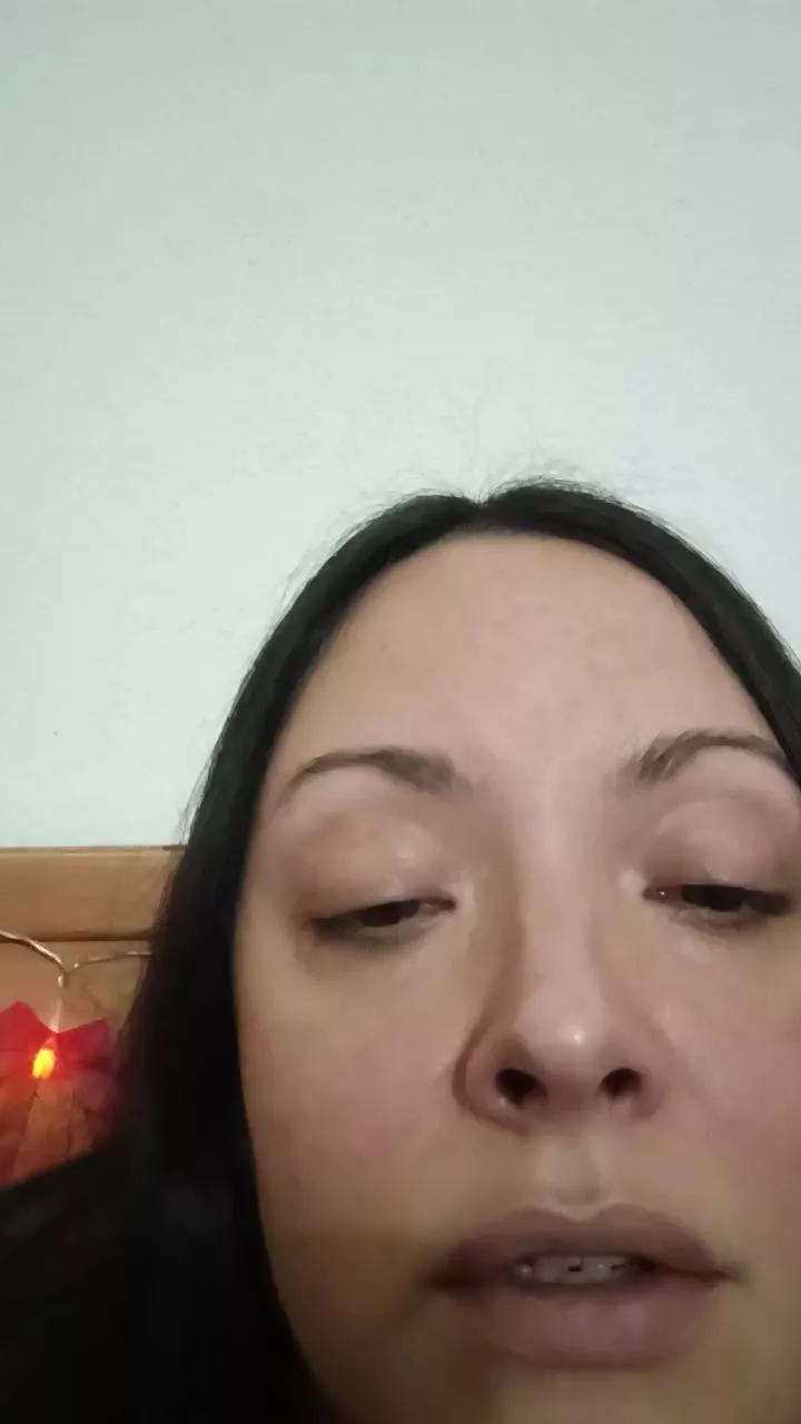 FoxySpanks on Cam4 