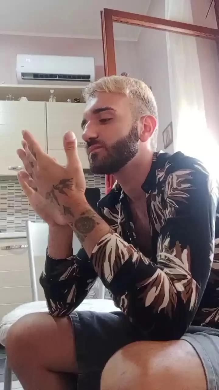 francescoboy978 on Cam4 
