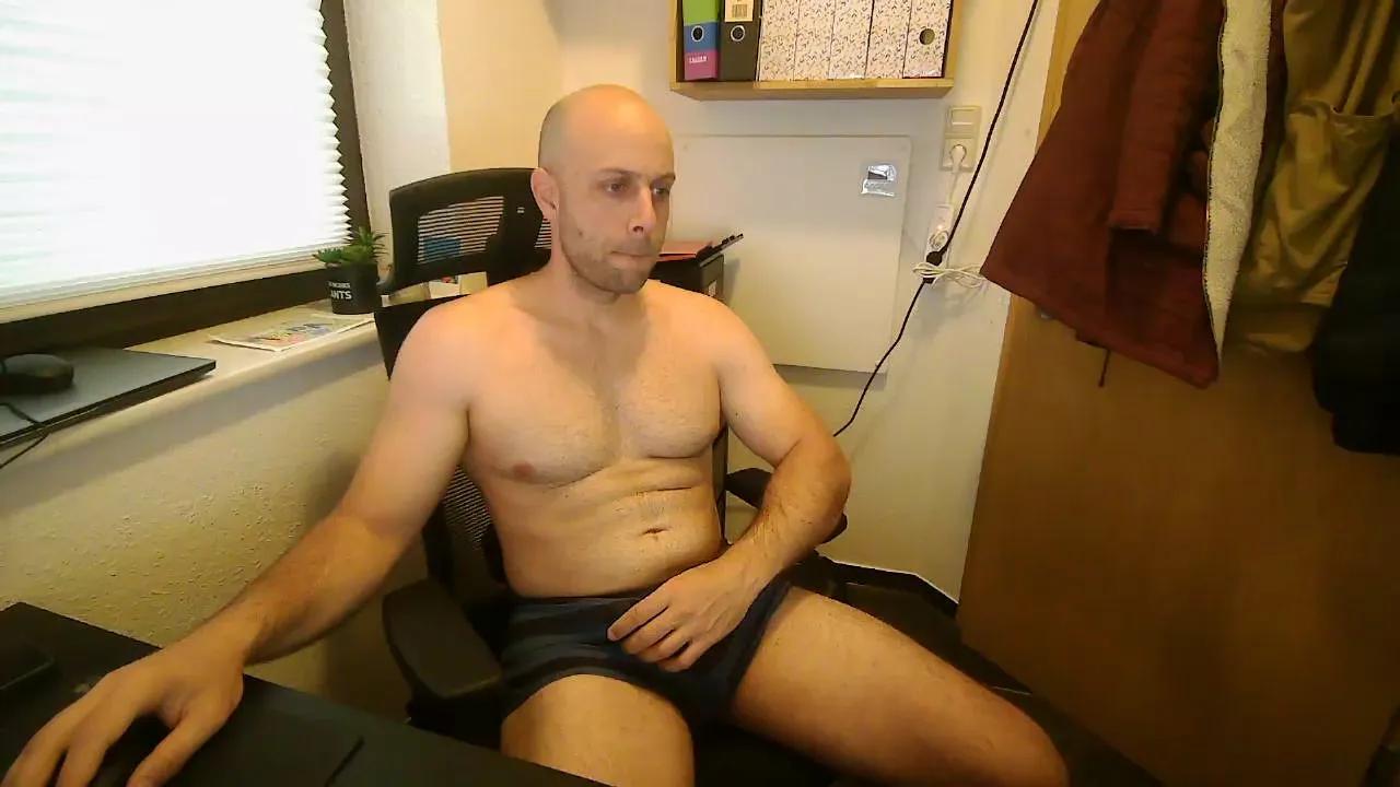 Offline freddow on Cam4