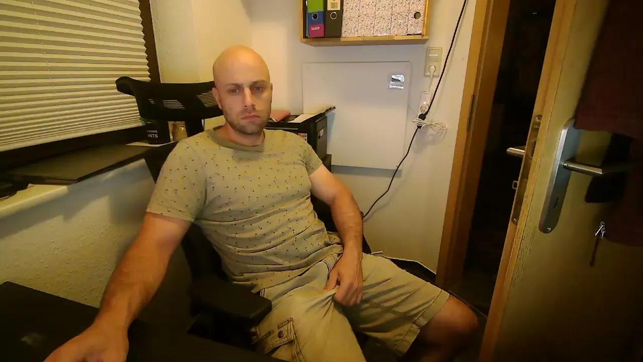 Offline freddow on Cam4