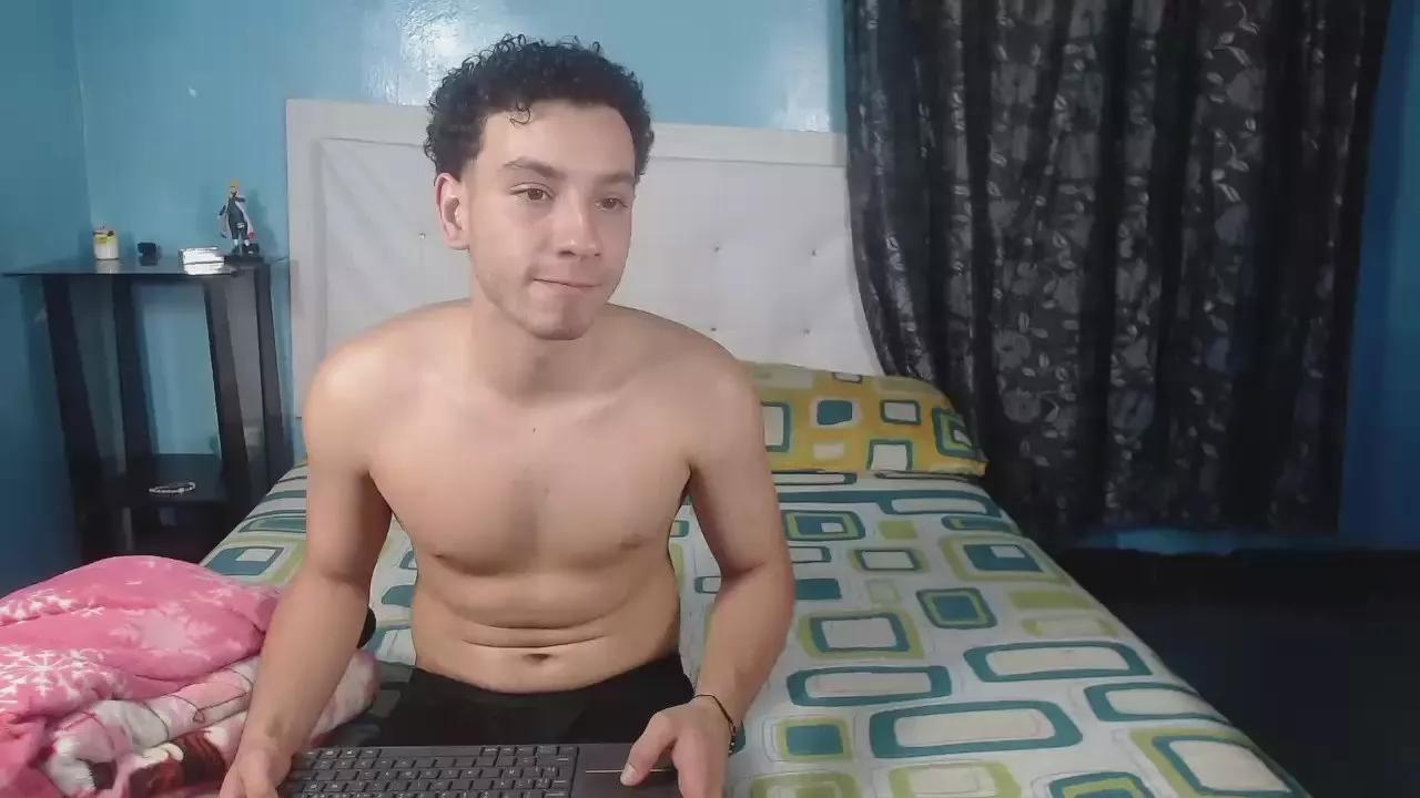 fun_and_horny on Cam4