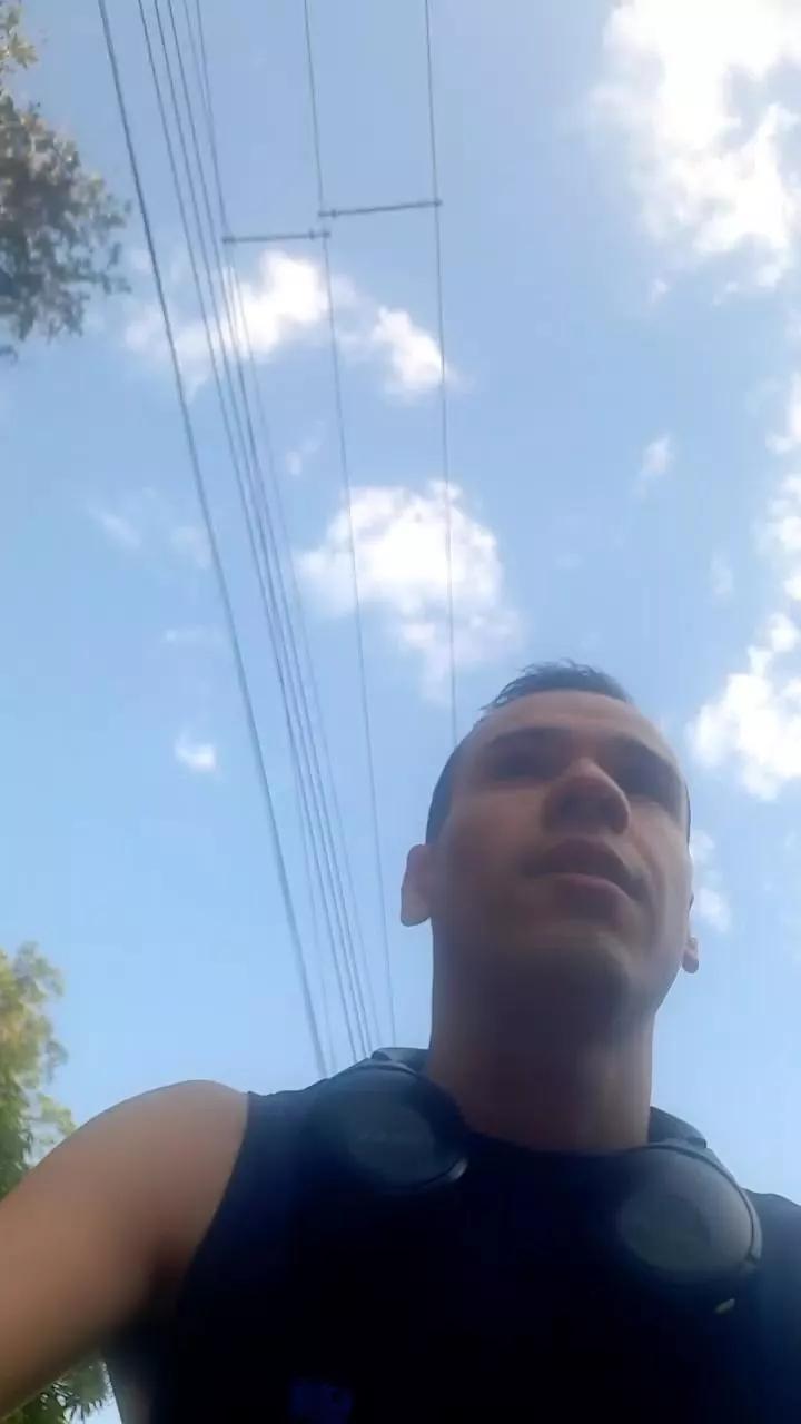 Gabriel_vale98 on Cam4 