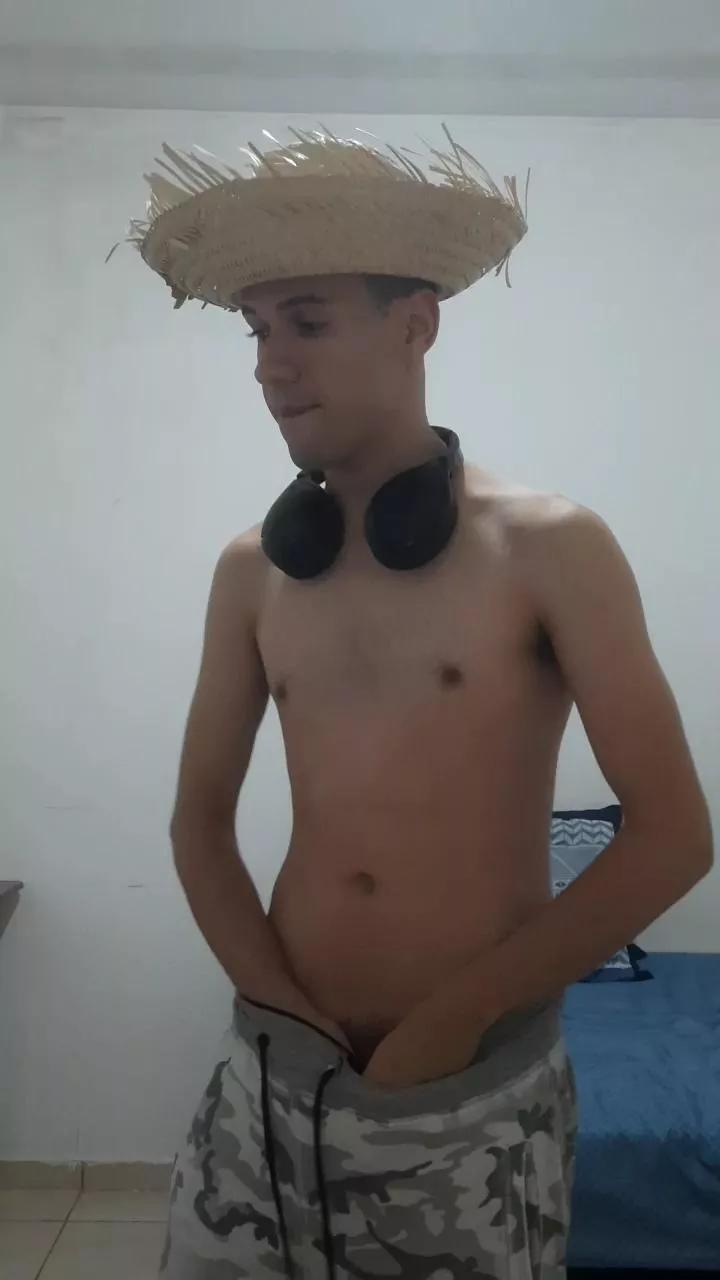Gabriel_vale98 on Cam4 