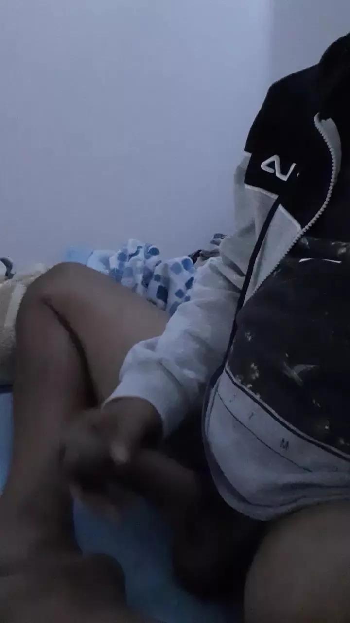 garguzja on Cam4 