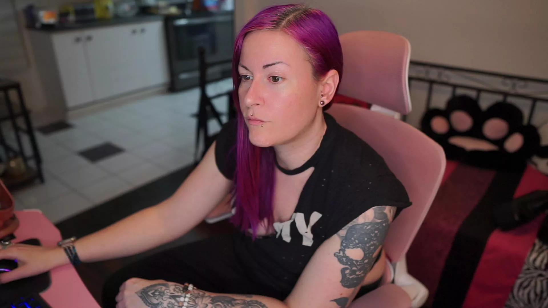 gennyrock on Cam4 