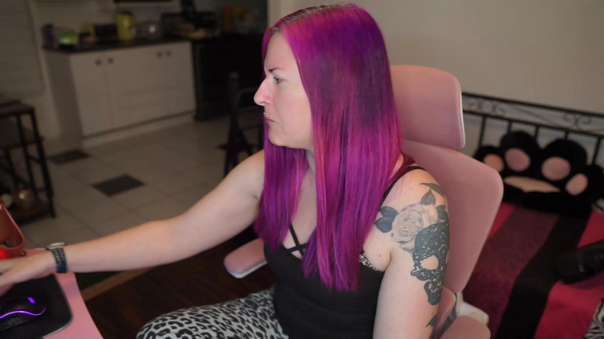 gennyrock on Cam4 