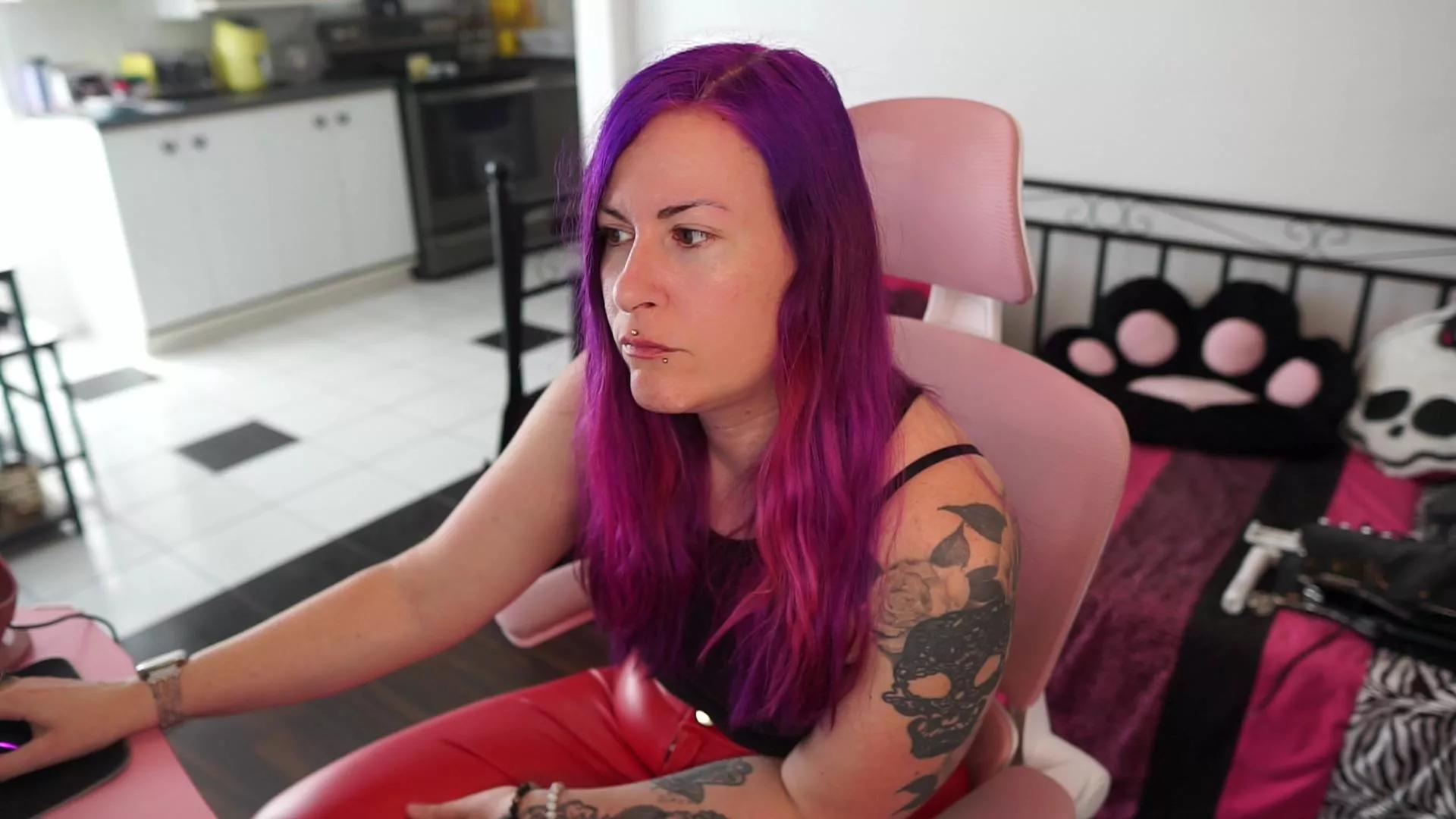 gennyrock on Cam4 