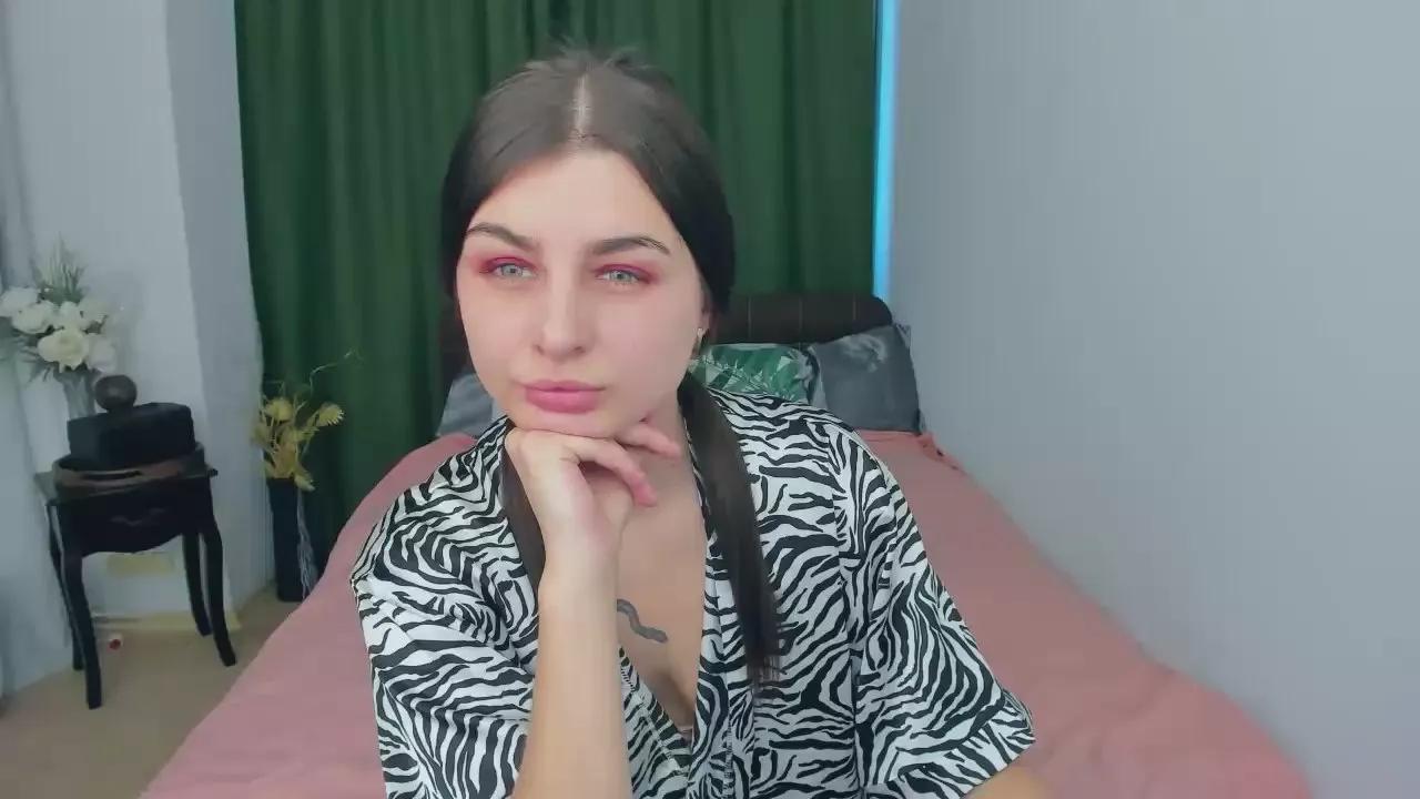 GiannaOlsen on Cam4 