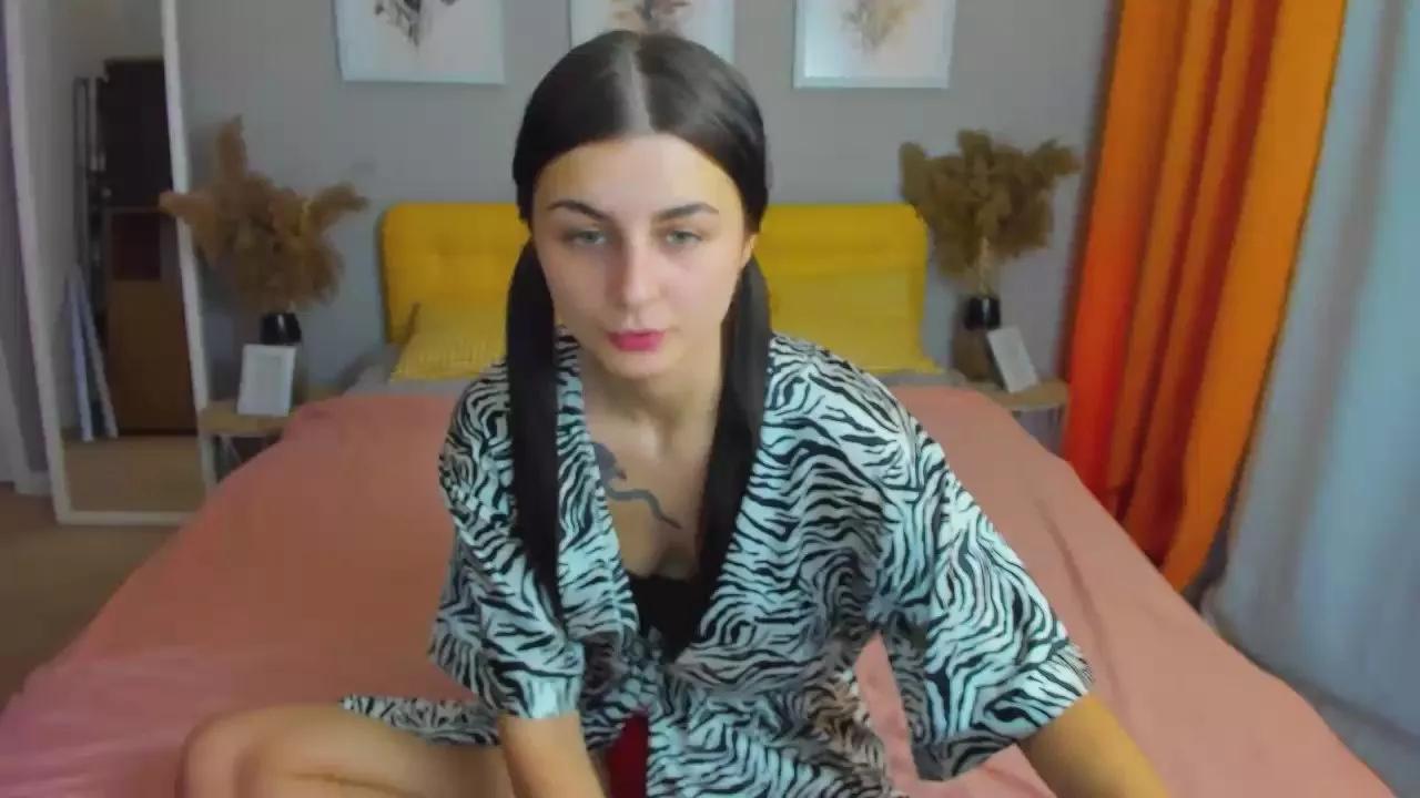 GiannaOlsen on Cam4 