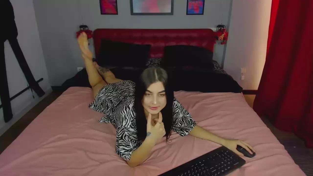 GiannaOlsen on Cam4 