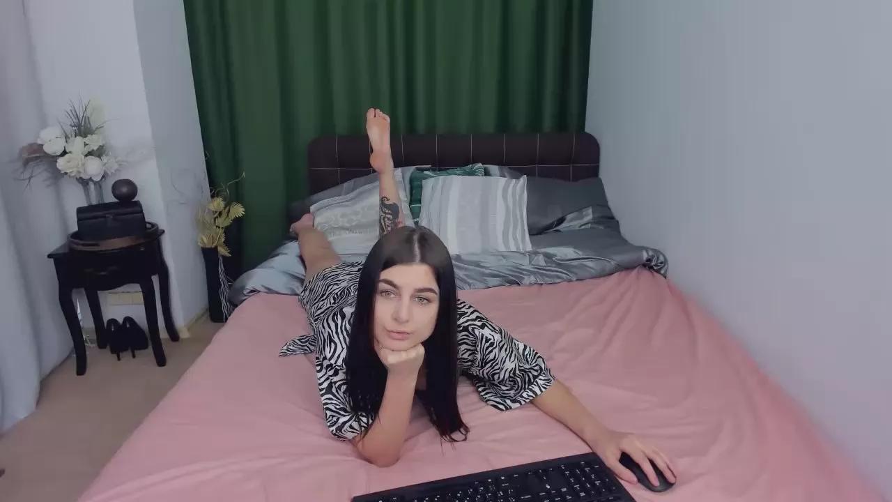 GiannaOlsen on Cam4 