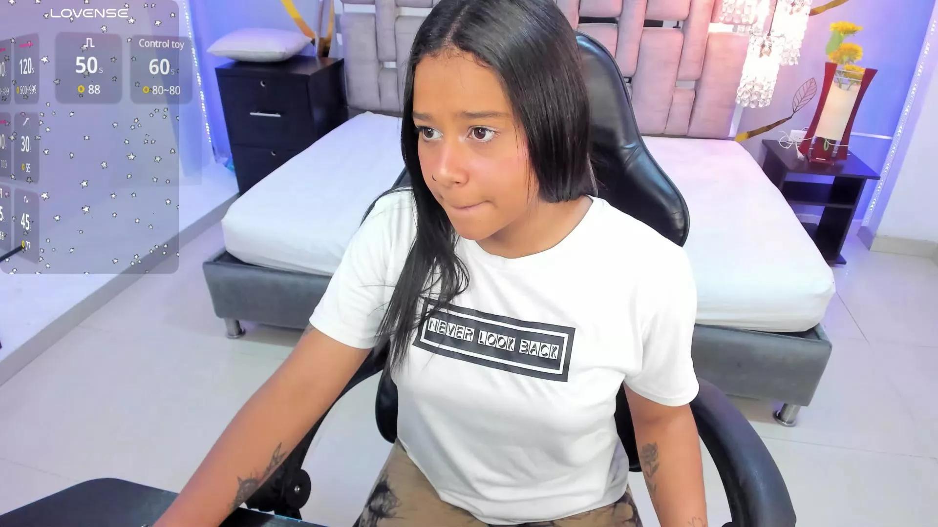 Gina_Kurt on Cam4 