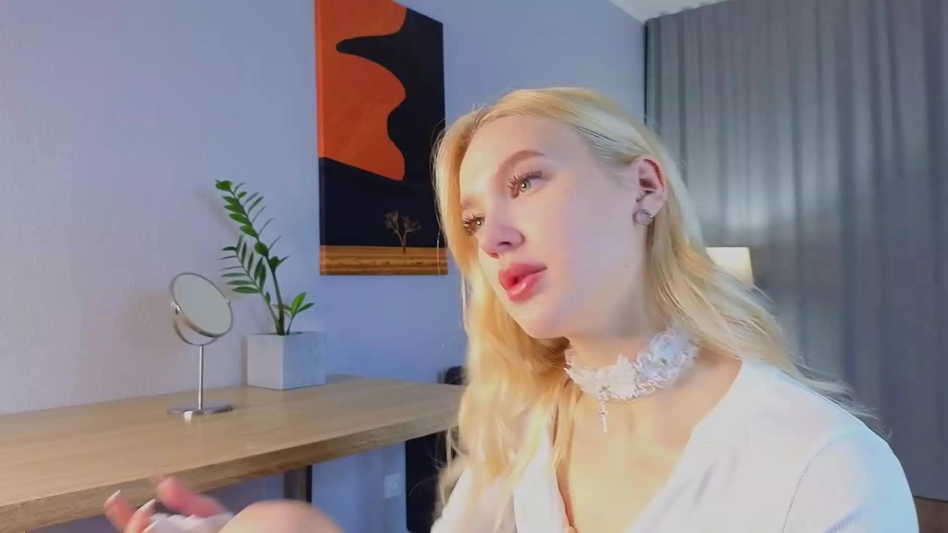 GladysBaggv on Cam4 