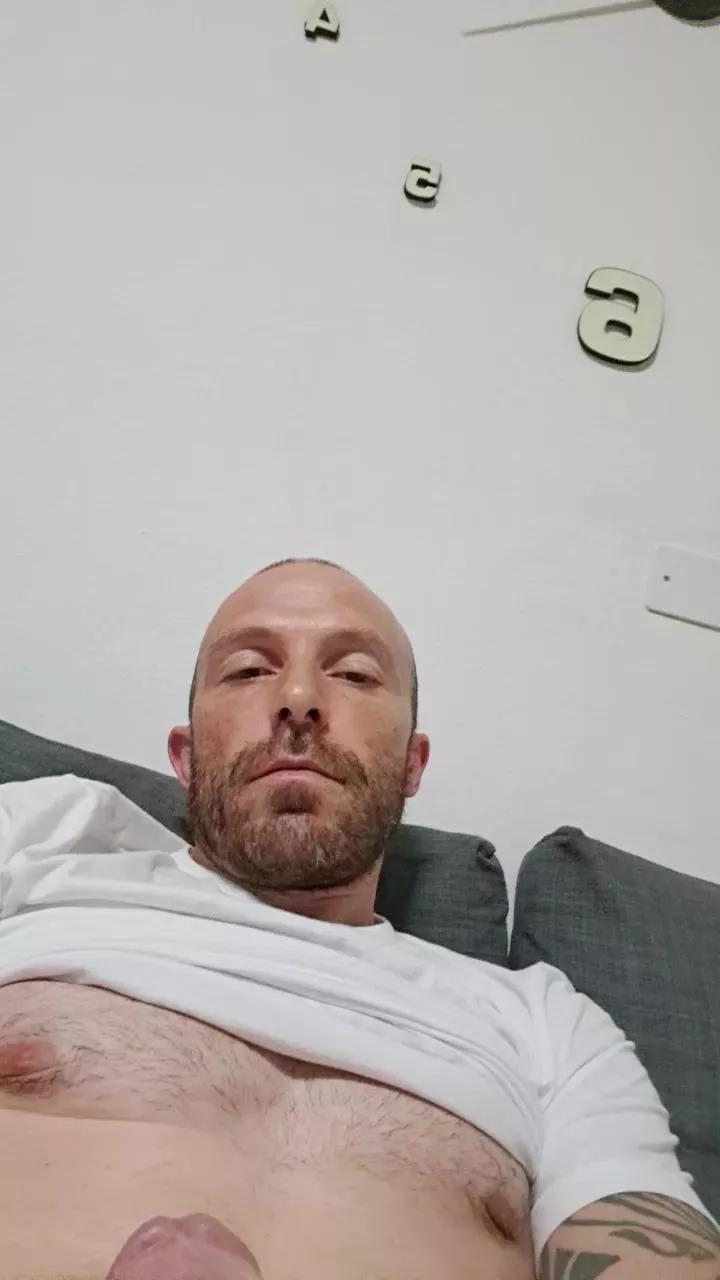 Gnaro90 on Cam4 