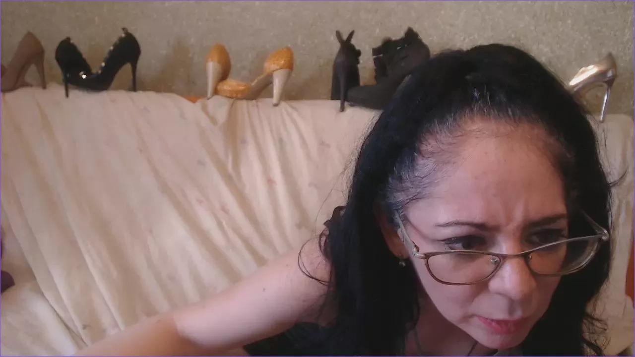 goddess_kenya on Cam4 