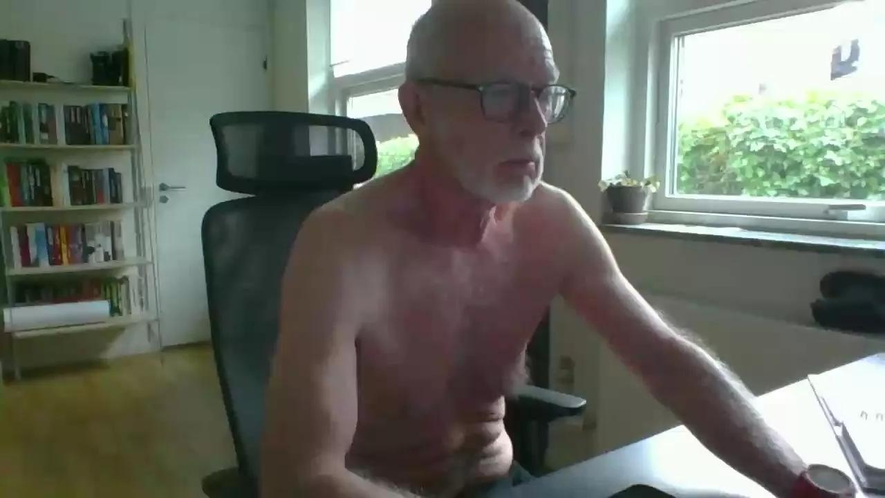 gr8dkdick on Cam4 
