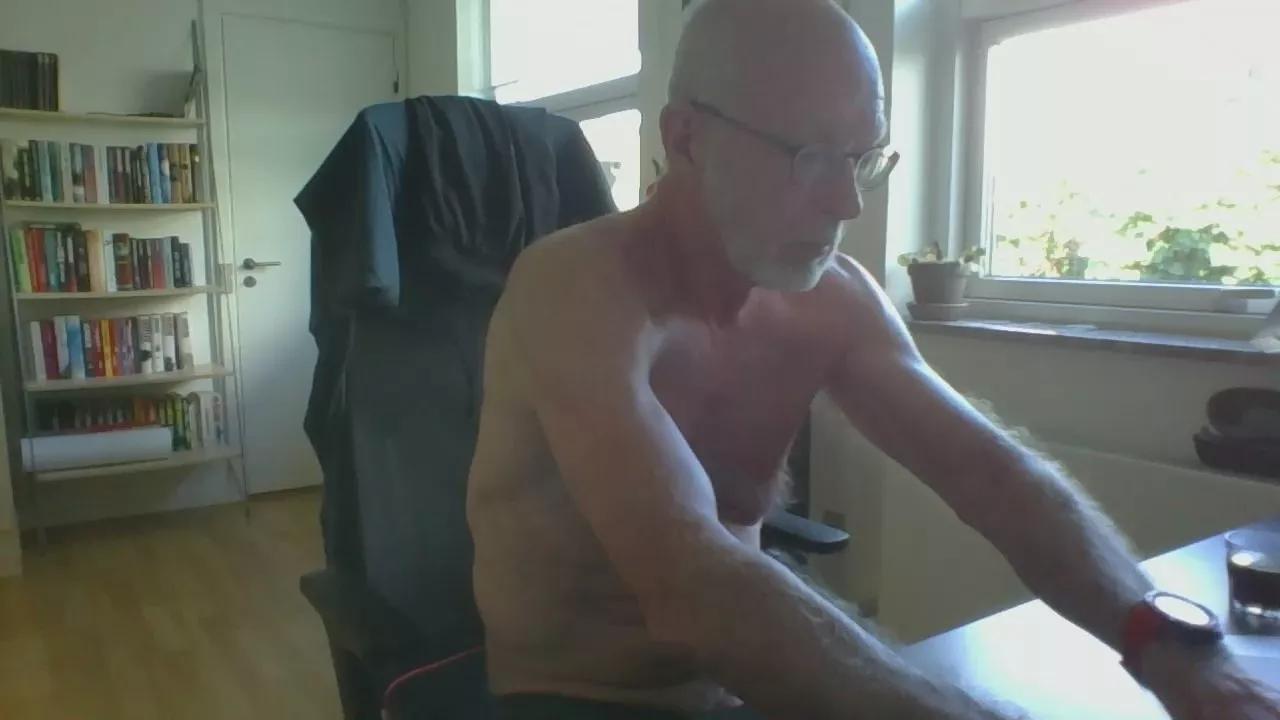 gr8dkdick on Cam4 
