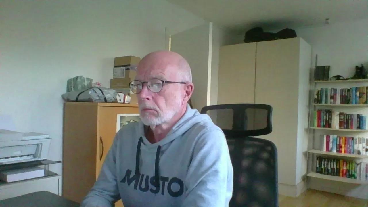gr8dkdick on Cam4 
