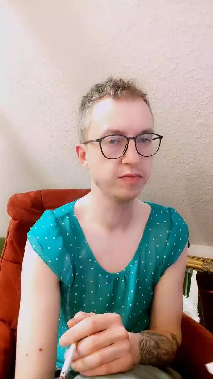 greenvelvetxxx on Cam4 