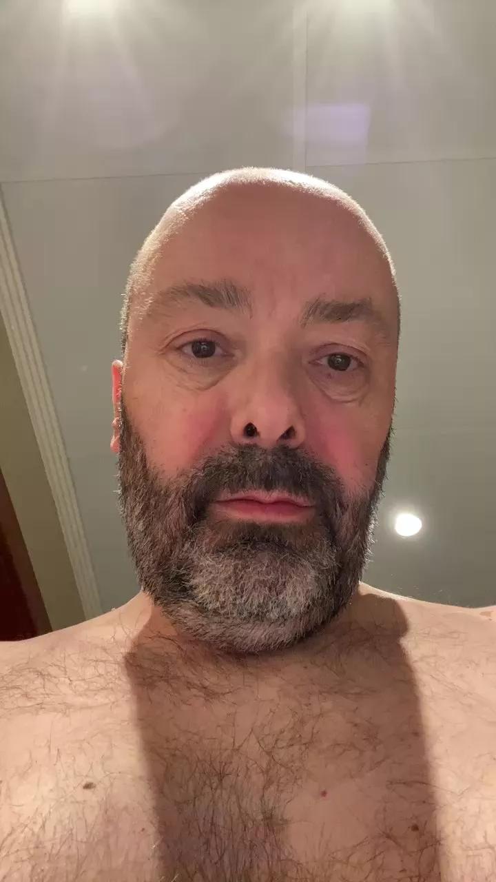 grizzlyparisien on Cam4 