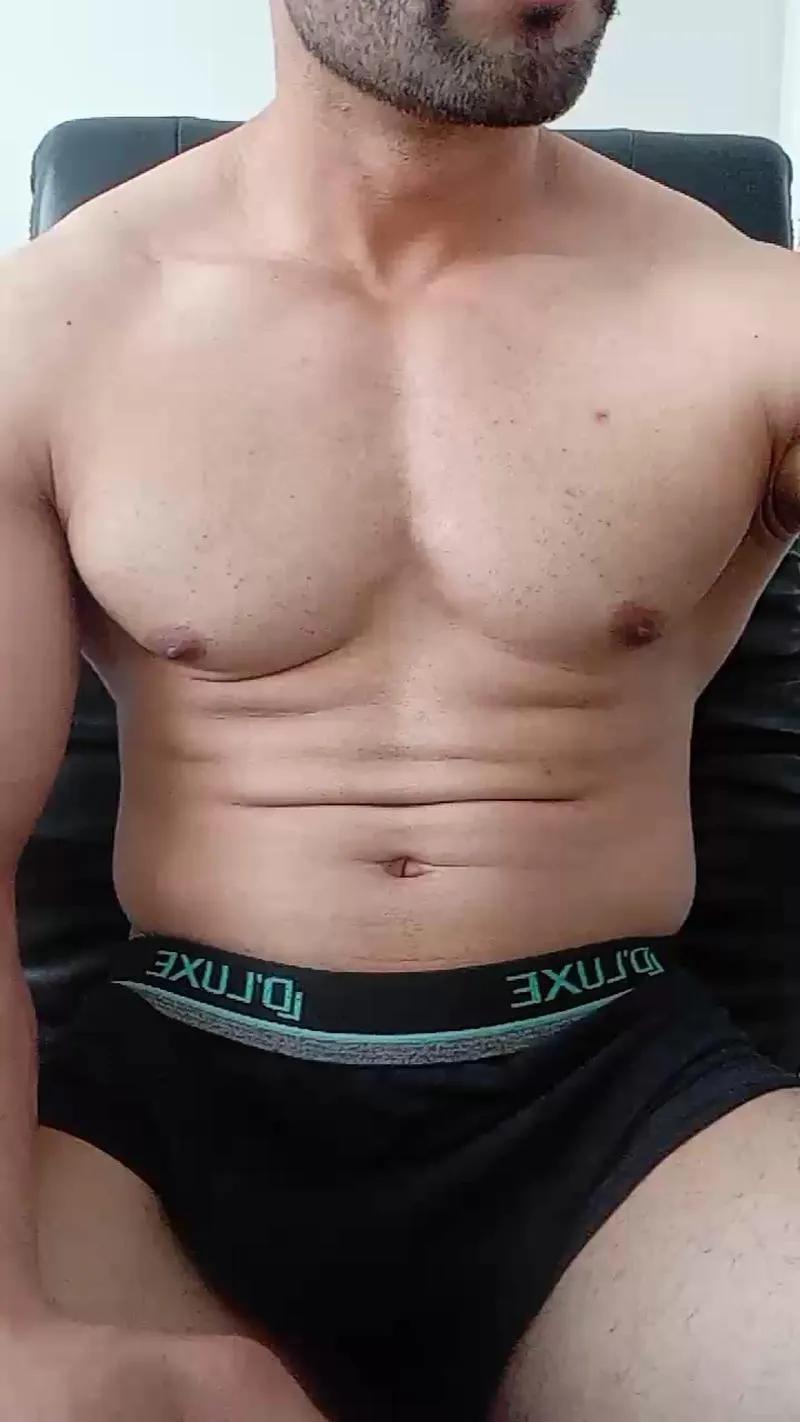 Gusstavo2025 on Cam4