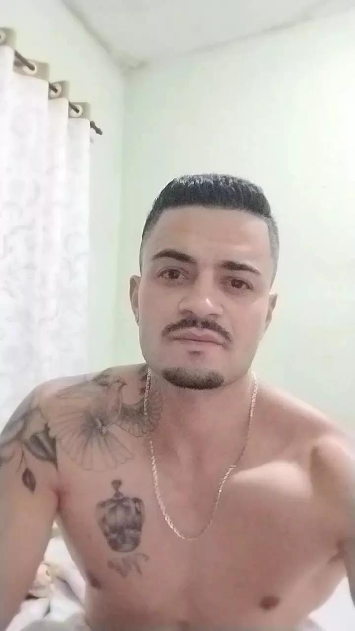gustavo3005 on Cam4