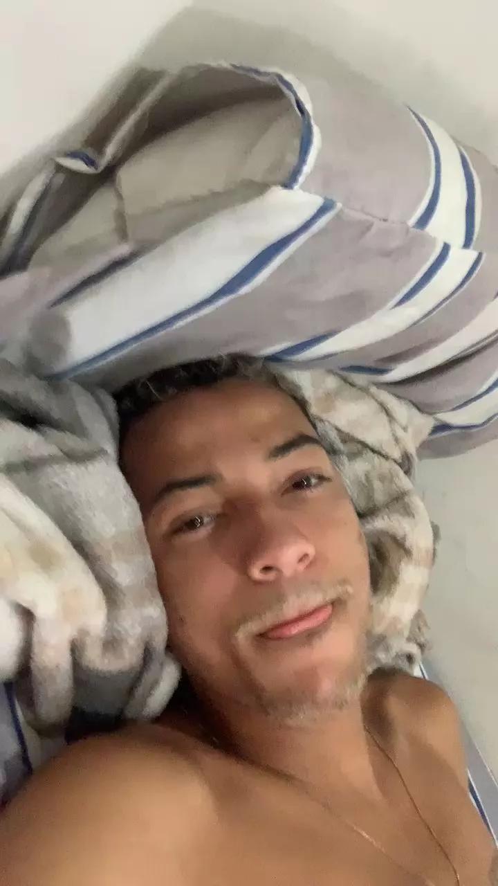 Gustavoalves22 on Cam4 