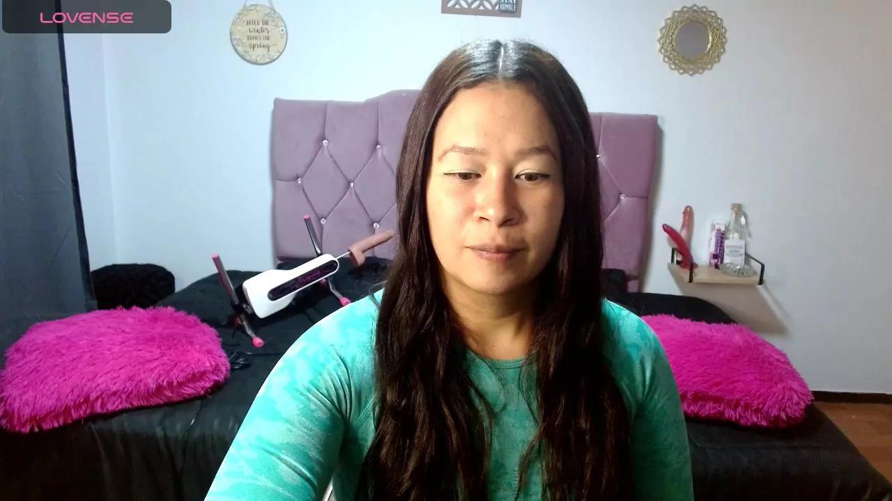 gyrlmaturee on Cam4 