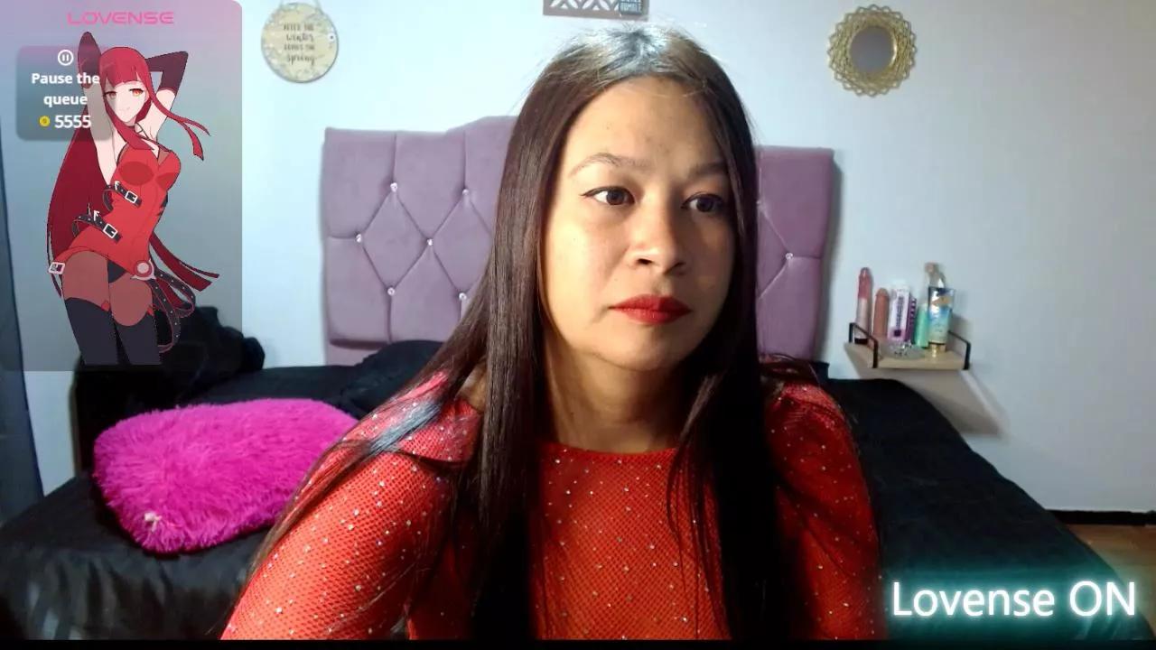gyrlmaturee on Cam4 
