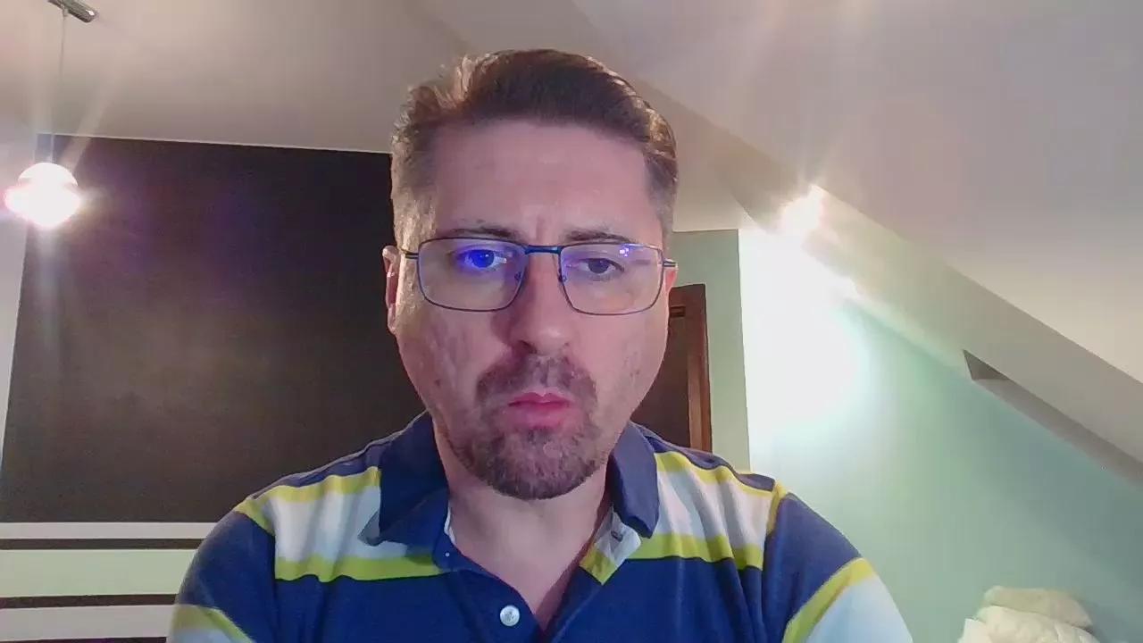 handsomepolish5 on Cam4 